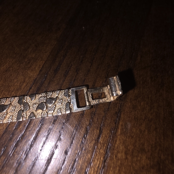 10k Yellow Gold Nugget Bracelet - Picture 3 of 4